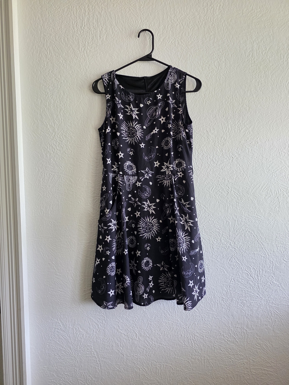 Celestial Print Sleeveless Midi Dress - Black